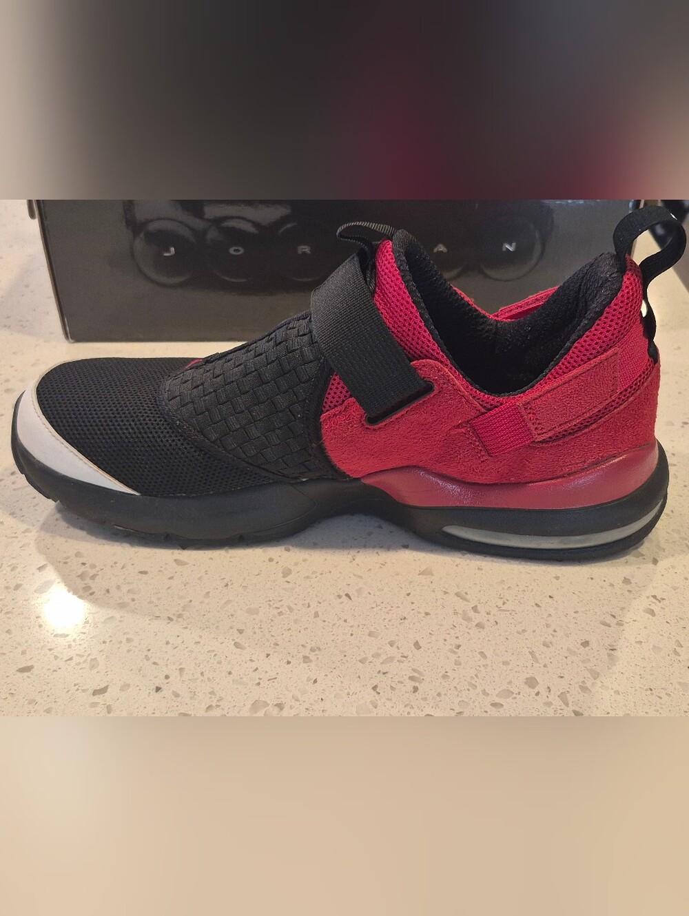 NIKE AIR JORDAN TRUNNER LX Black and Red